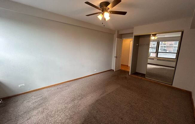 2 beds, 1 bath, 1,250 sqft, $2,700, Unit 418-0405