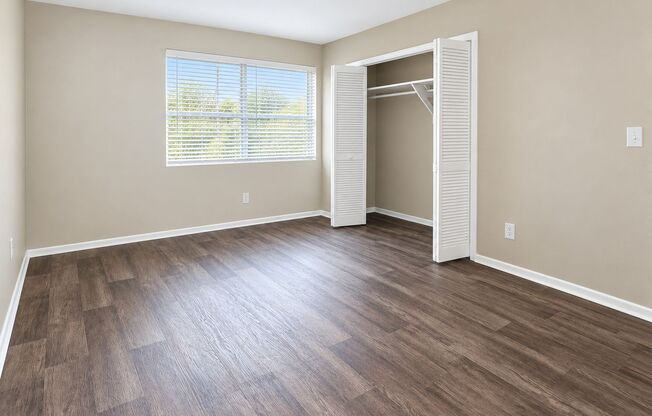 2 beds, 1 bath, 1,010 sqft, $1,150, Unit I01