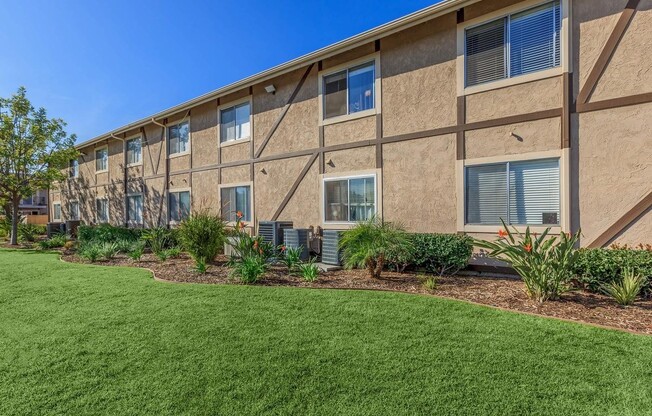 2 beds, 2 baths, $2,250, Unit 03