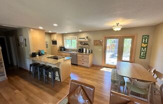 2 beds, 1 bath, $2,850