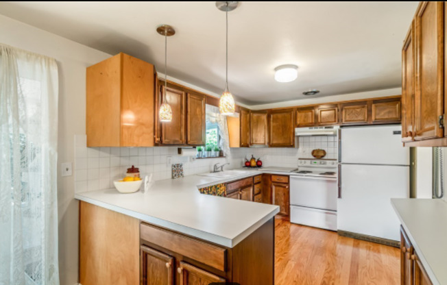 523 SW 160TH ST