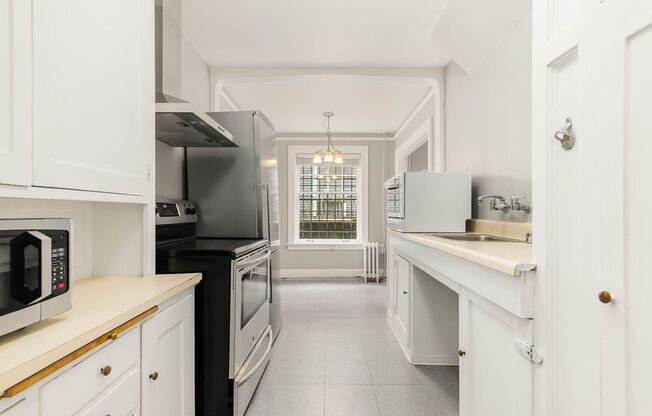 321 Boylston Ave E #102