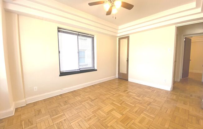 2 beds, 1 bath, $1,395, Unit 201