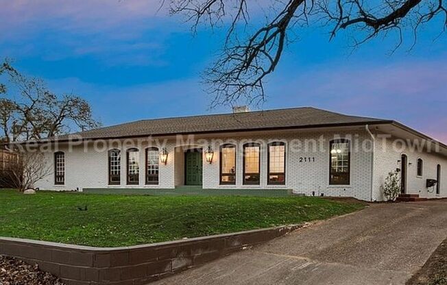 Stunning 4-Bedroom Retreat with Designer Touches, Pool & Backyard Oasis in Arlington!