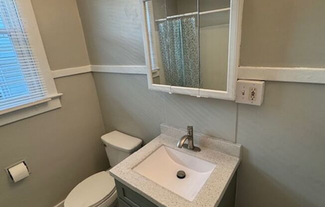 2 beds, 1 bath, $995