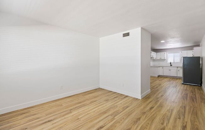 241 W Philadelphia Avenue