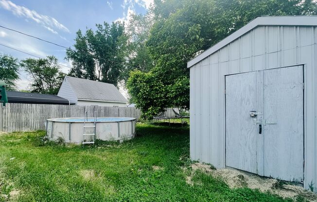 Washer/Dryer Hook-Ups