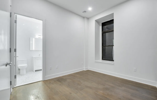3 beds, 2 baths, $9,995, Unit 3I