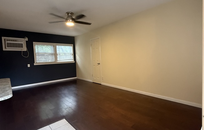 709 W 26th St Apt 13