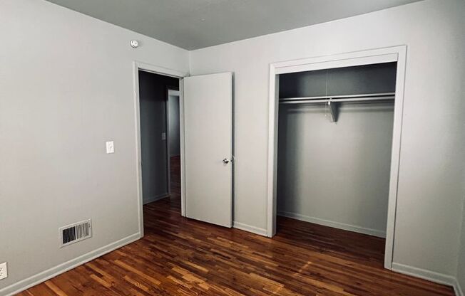 2 beds, 1 bath, $825, Unit 7023