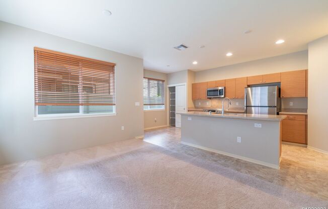Available for move in June 2!  4-bedroom, 2.5-bath, 2-car garage in Seabridge at Ewa Gentry
