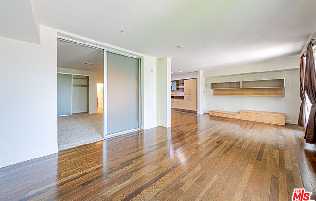 1 bed, 2 baths, 1,130 sqft, $2,700, Unit 313