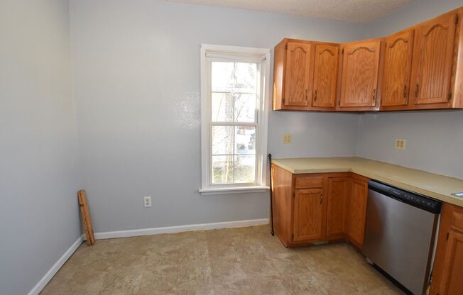 4 beds, 1 bath, $1,400