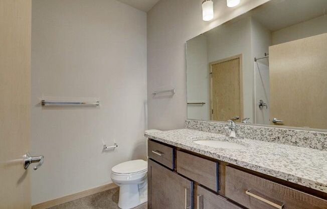 2 beds, 2 baths, 998 sqft, $2,520, Unit 220