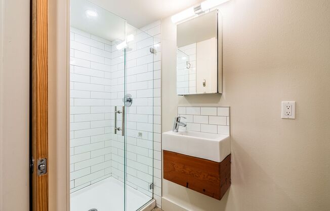 Studio, 1 bath, 287 sqft, $1,325, Unit 103
