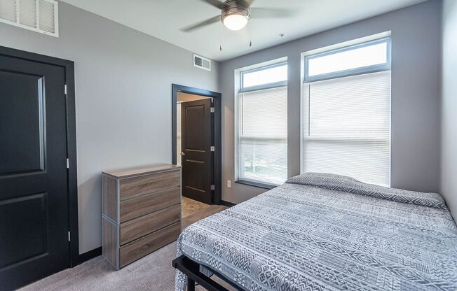 Studio, 1 bath, 487 sqft, $1,550, Unit 201 (Furnished)