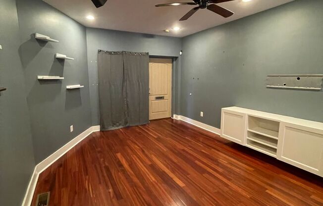 Modern Bi-Level 1st Fl. 2 Bed, 2 Bath Northern Liberties Condo w/ one parking space, C/A, W/D, H/W Fls and more!