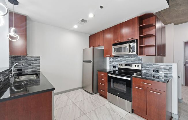 1 bed, 1 bath, $2,095, Unit UNIT 2008