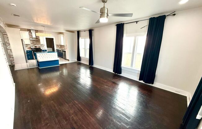 Available Now! MUST SEE 3 Bedroom / 2 Bath Home Near Downtown!