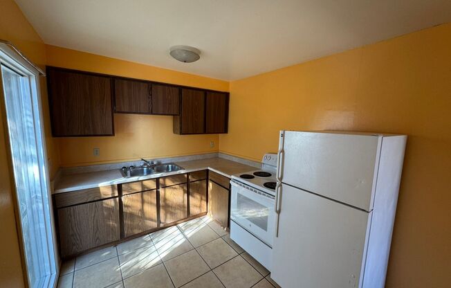 3026-3028 E Alta Vista Street