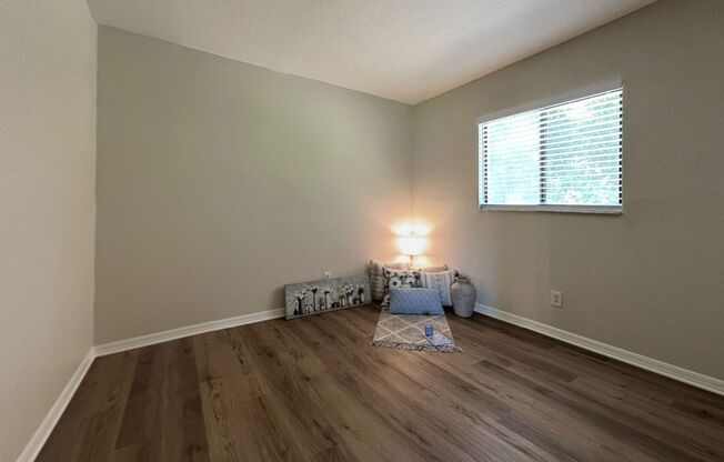 2 beds, 1 bath, 780 sqft, $1,299, Unit 4291-2