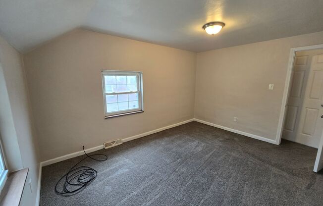 3 beds, 1 bath, $1,300