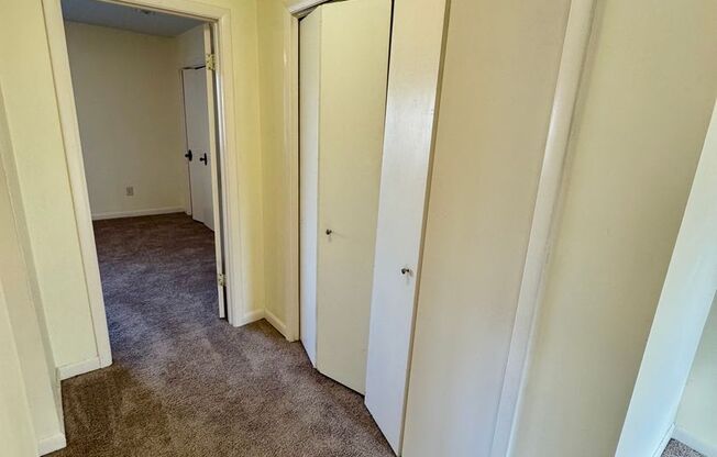 1 bed, 1 bath, $1,000, Unit # 320