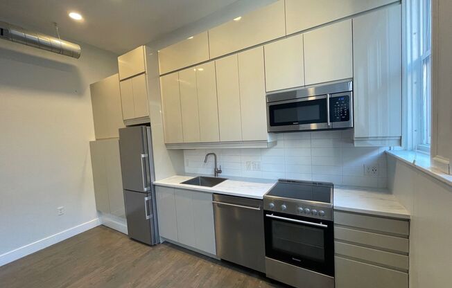 Studio, 1 bath, $1,725, Unit 132 Temple St