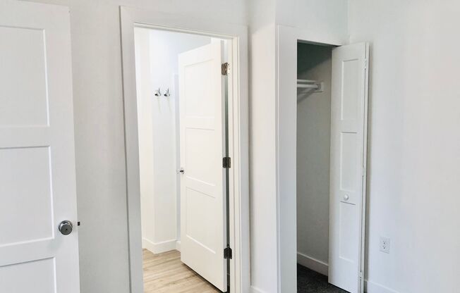 1 bed, 1 bath, 402 sqft, $1,275, Unit 517- (7)
