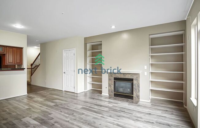 Townhome Available for Rent in Bothell!