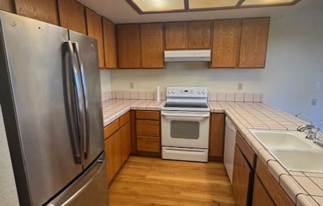 Super Adorable 3 Bedroom Townhouse!