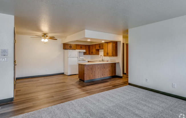 1 bed, 1 bath, 665 sqft, $749