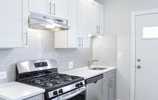 2890 N Clark St, Chicago IL 1