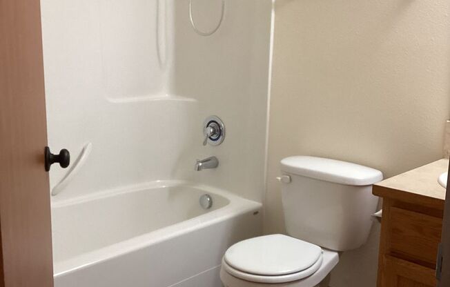 3 beds, 2 baths, 1,482 sqft, $1,795, Unit 25-12305