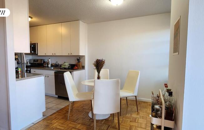 2 beds, 1 bath, $5,900, Unit 15B