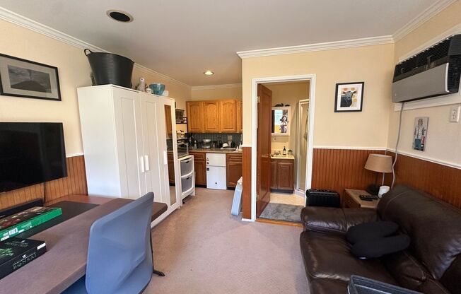 Studio Home in Desirable West Menlo Park- Walk to Downtown
