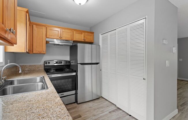 2 beds, 1 bath, 825 sqft, $1,595, Unit 4137