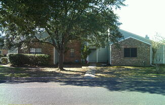 College Station 2 bedrooms - 1.5 baths near Southwest Parkway & Dartmouth