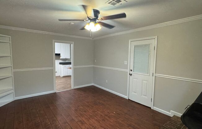 3 beds, 1 bath, $1,195