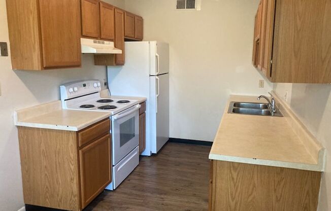 2 beds, 1 bath, 680 sqft, $650, Unit 1108B