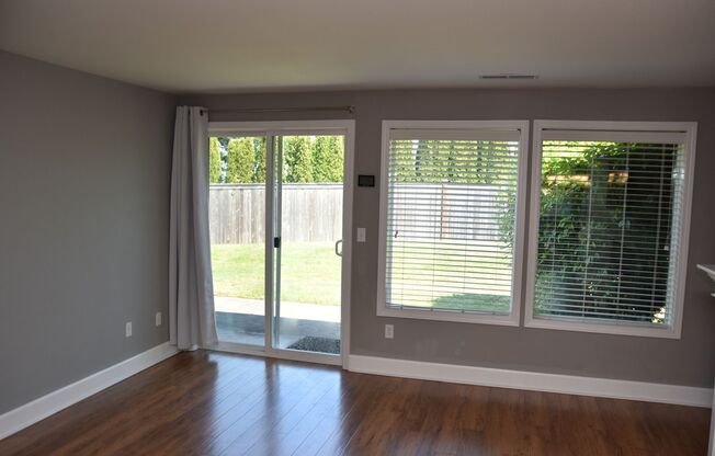 2 Bedroom 1.75 Bath Condo in Gated North Tacoma Community
