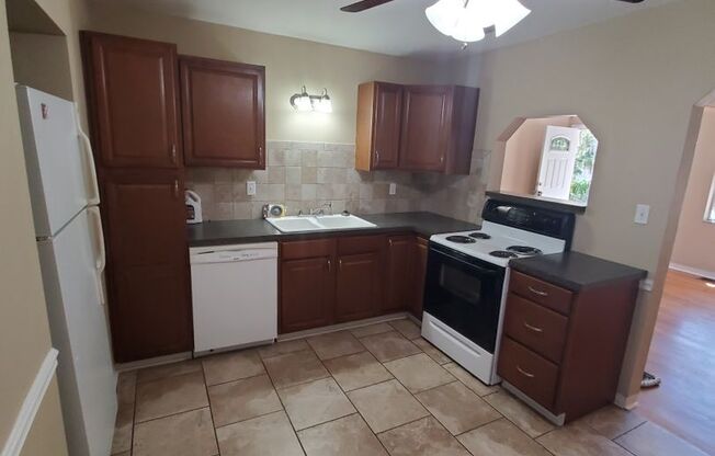 2 beds, 1 bath, $1,775