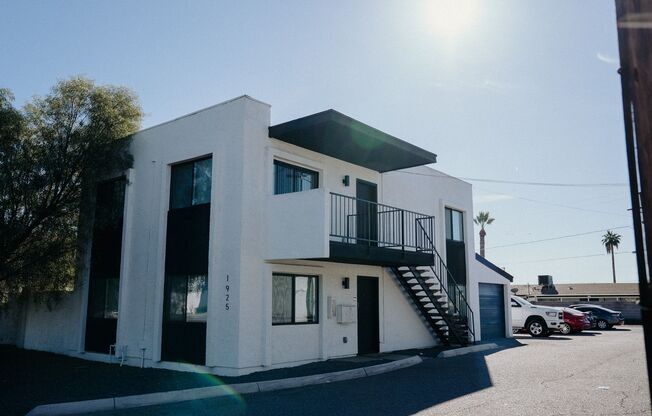 2 beds, 1.5 baths, 850 sqft, $1,597, Unit 12