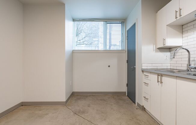 Studio, 1 bath, 154 sqft, $795, Unit 015
