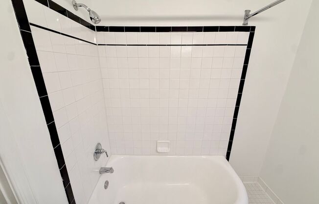 Studio, 1 bath, 337 sqft, $1,895, Unit H107