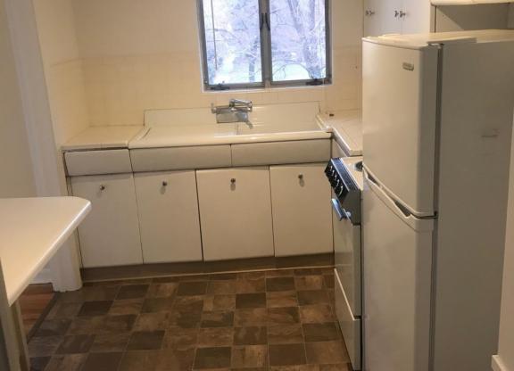 2 beds, 1 bath, 950 sqft, $1,595