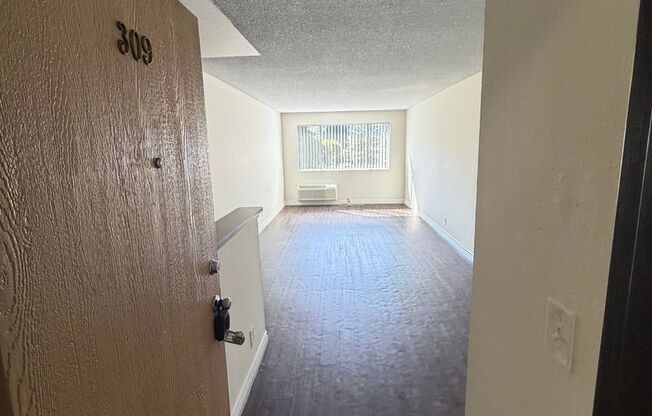 1 bed, 1 bath, 640 sqft, $1,895, Unit 309