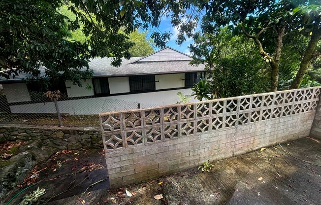 1716 Kuikele St