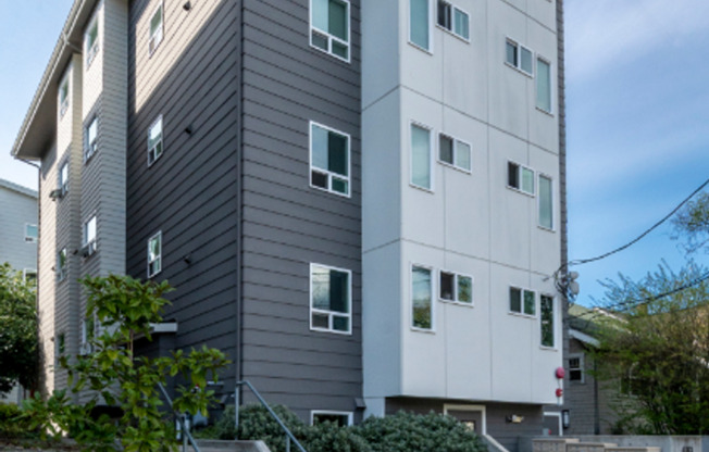 Studio, 1 bath, 177 sqft, $866, Unit Sophie - Unit 303 MFTE