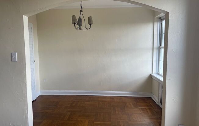 1 bed, 1 bath, 768 sqft, $1,510, Unit Royal York 211